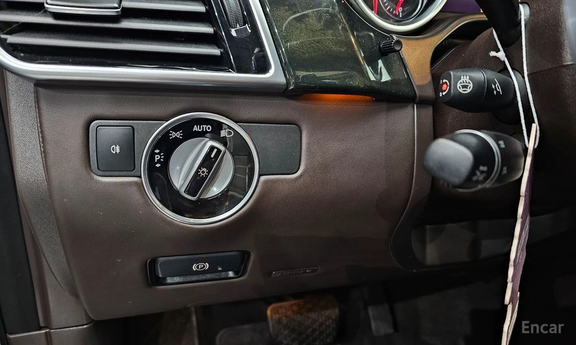 Mercedes-Benz GLS 500, снимка 15 - Автомобили и джипове - 54110002