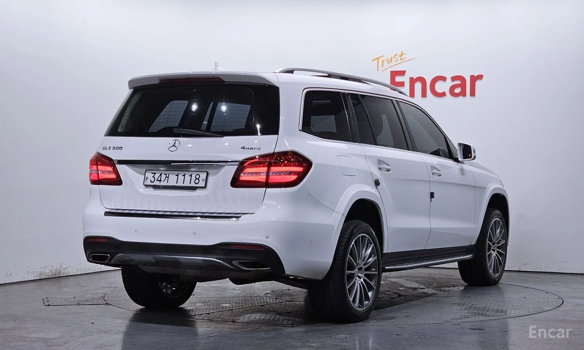 Mercedes-Benz GLS 500, снимка 2 - Автомобили и джипове - 54110002
