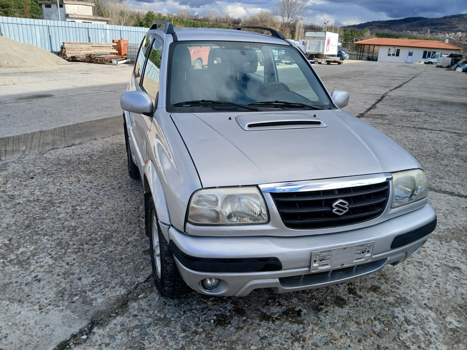 Suzuki Grand vitara 2.0HDI, снимка 3 - Автомобили и джипове - 54141142