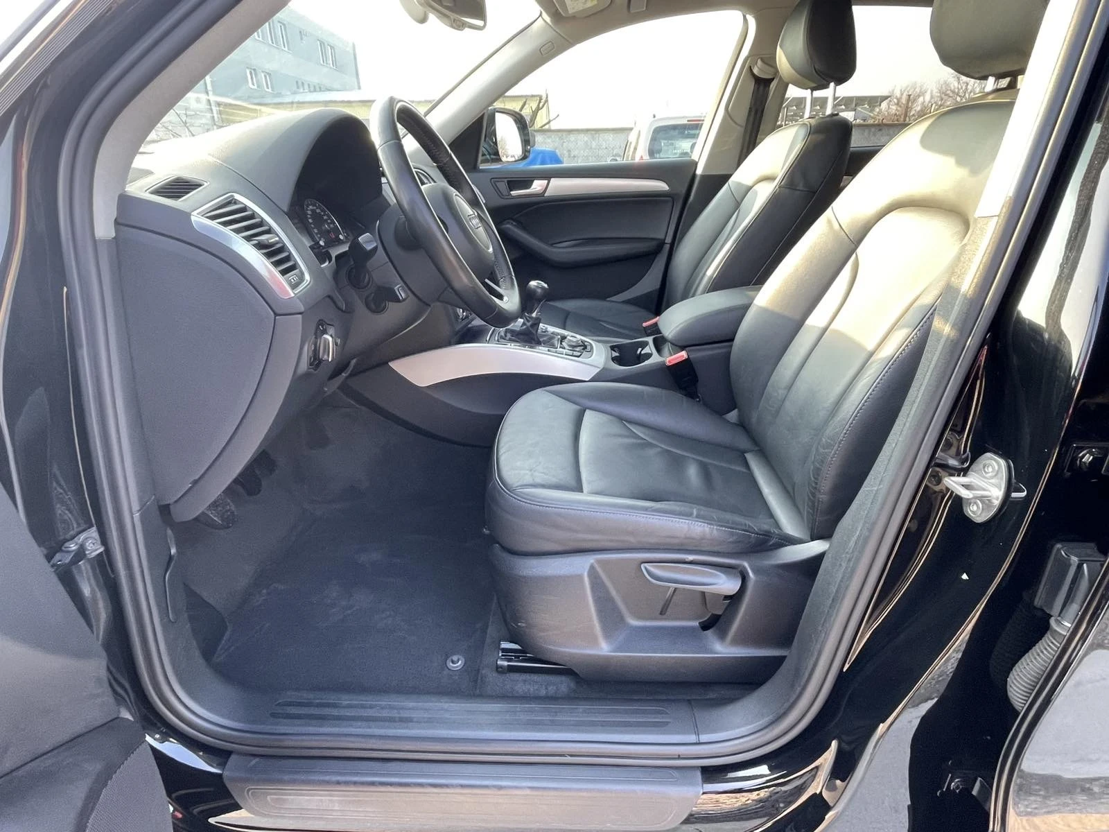 Audi Q5 2.0 TDI, снимка 5 - Автомобили и джипове - 54974824