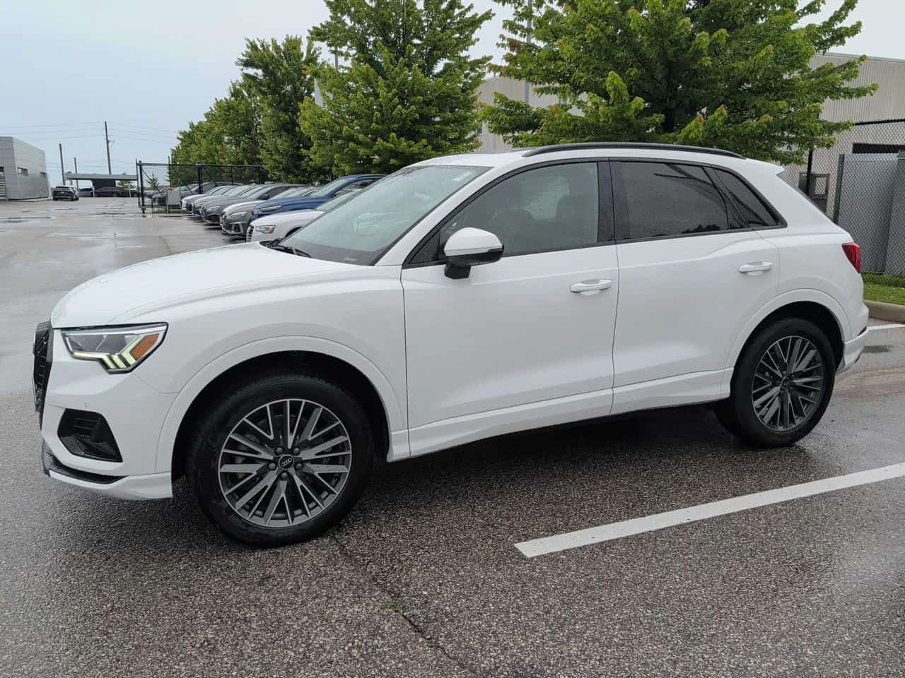 Audi Q3 Komfort/ПАНОРАМА/ДИСТРОНИК/OT AUDI, снимка 3 - Автомобили и джипове - 55073416