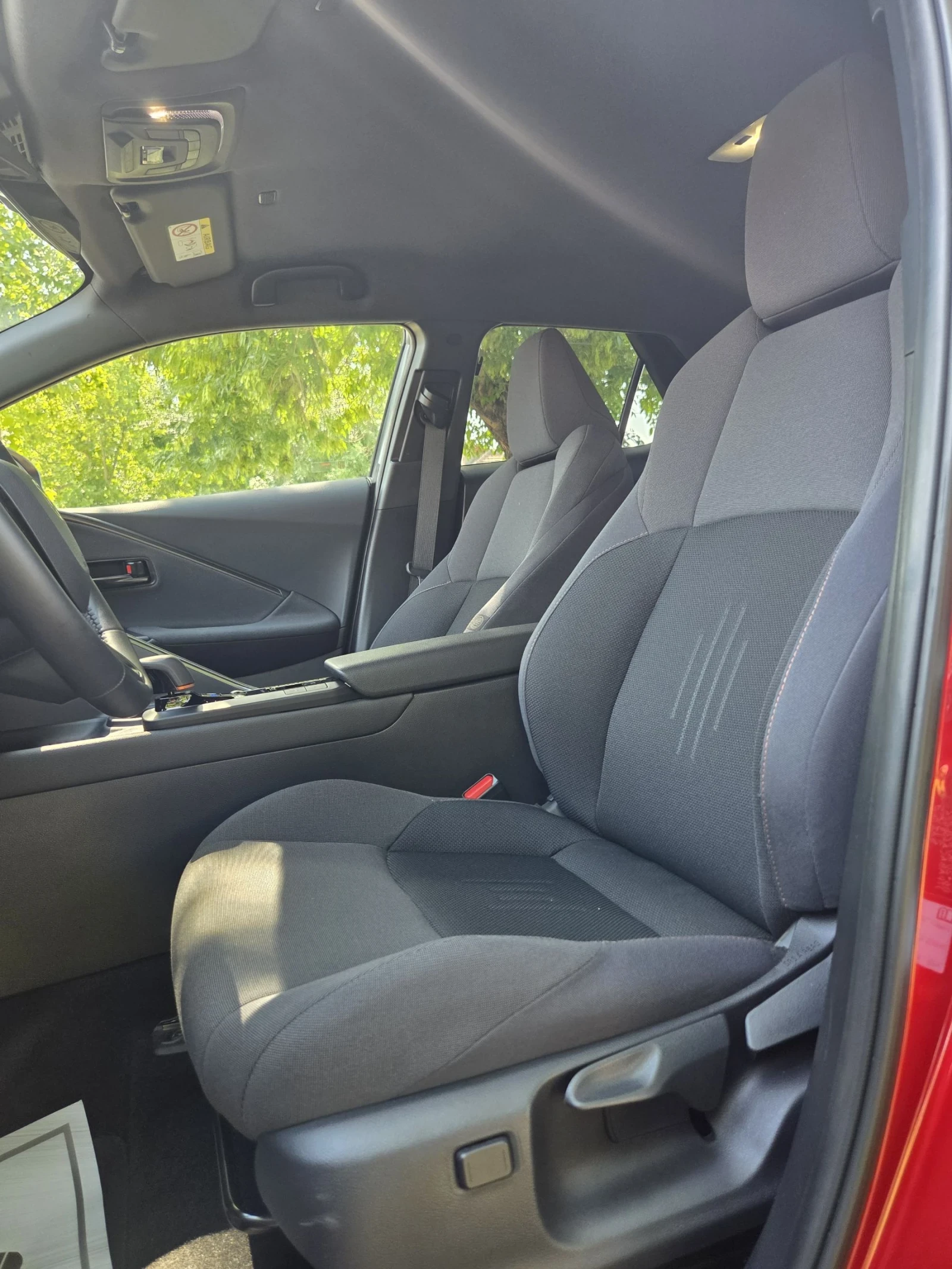 Toyota C-HR ZAKUPENA OT TOYOTA, снимка 11 - Автомобили и джипове - 55091152