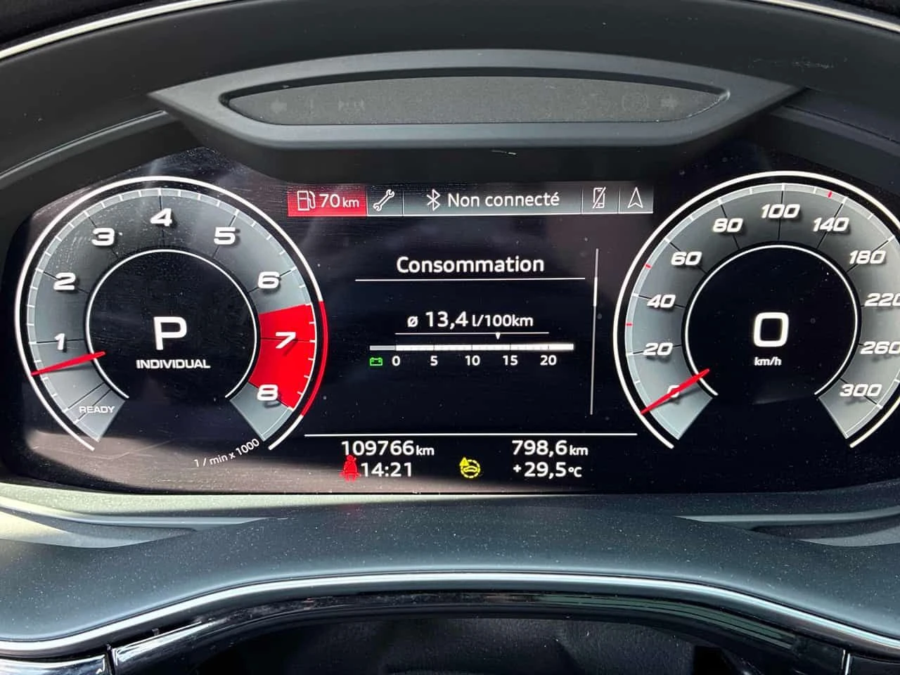 Audi Q7 * Komfort * CARFAX * БЕЗ ПЪРВОНАЧАЛНА ВНОСКА, снимка 8 - Автомобили и джипове - 55318673
