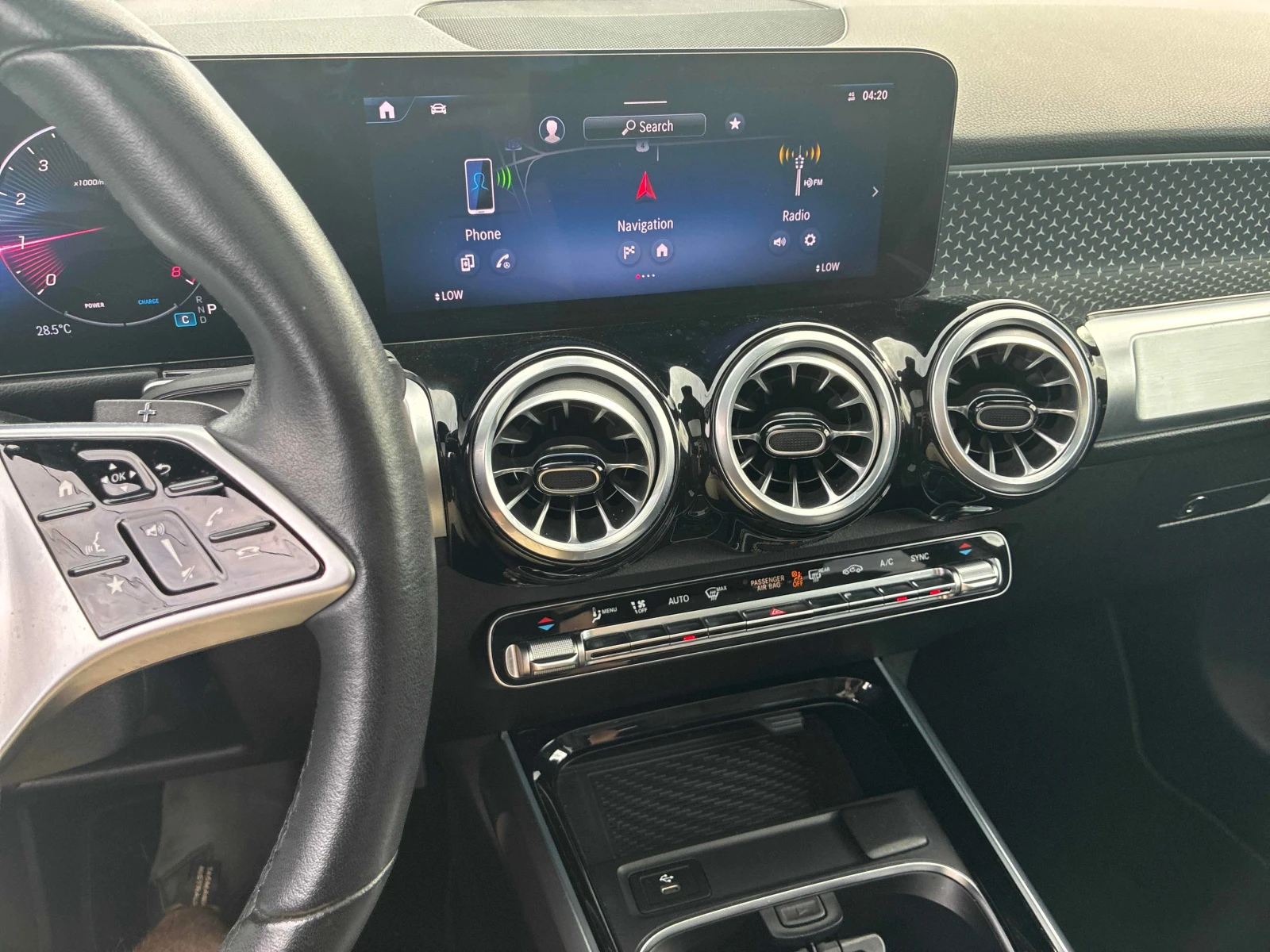 Mercedes-Benz GLB 250   2.0 4Matic / CARFAX / DISTRONIC / MEMORY, снимка 9 - Автомобили и джипове - 55899317