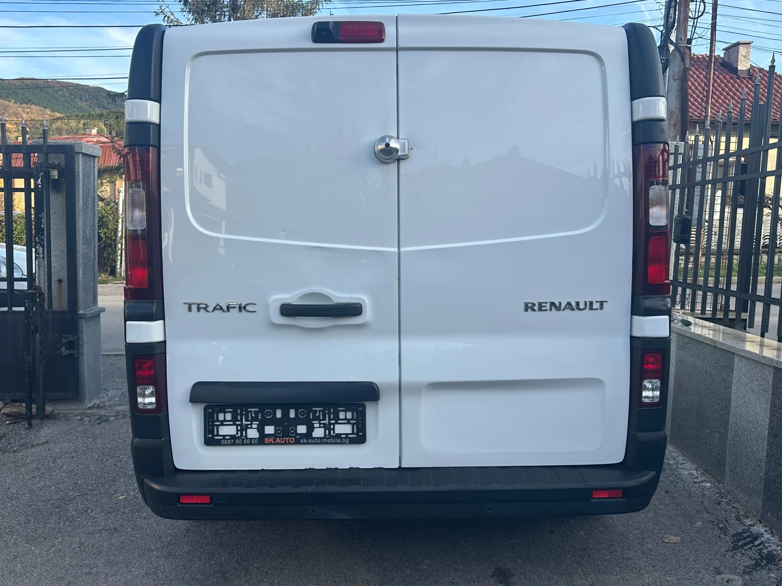 Renault Trafic 1.6DCI-NAVI-EURO6B-125к.с-PDC-KLIMATIK-6ск.-2016г - изображение 5