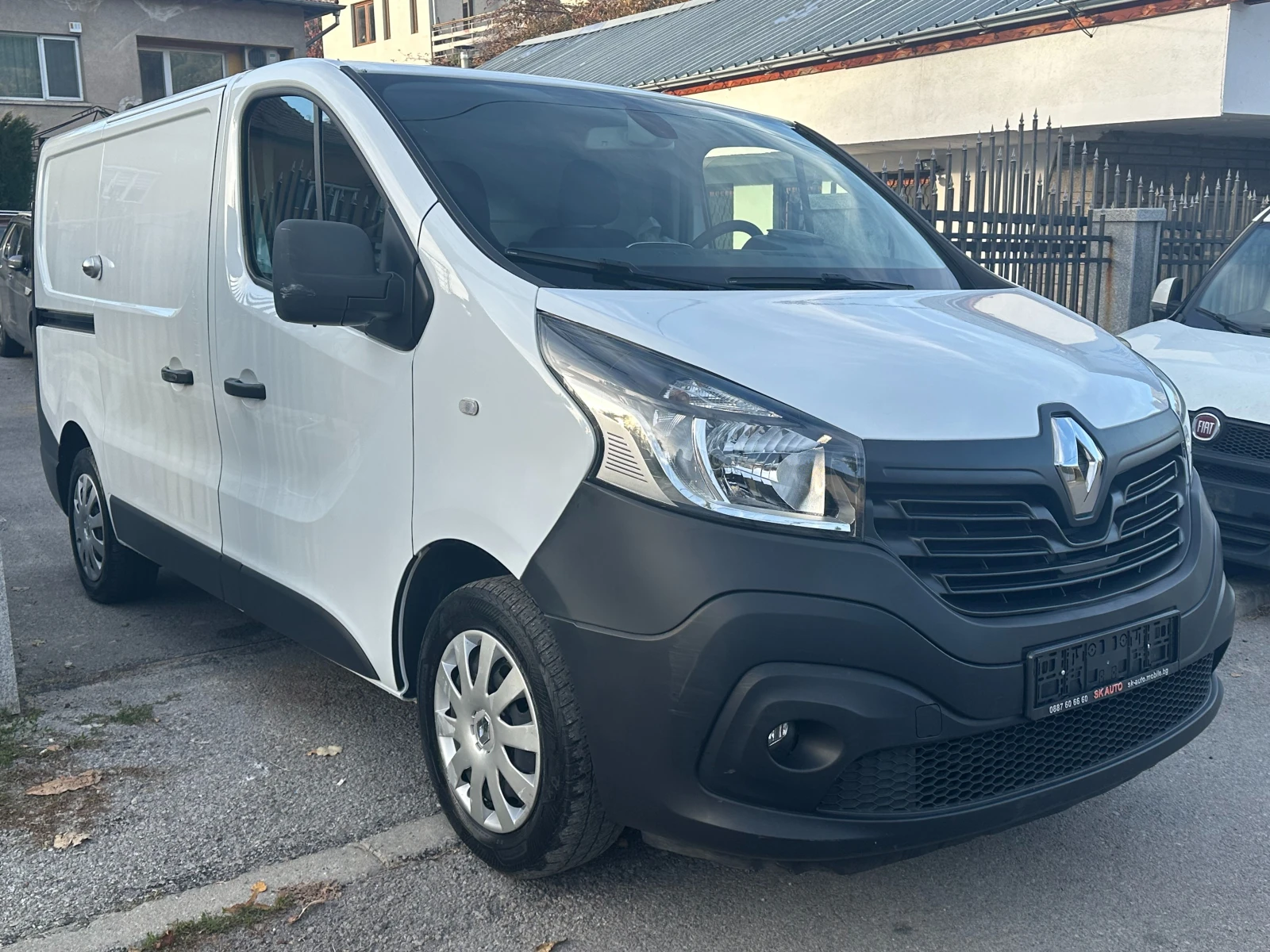 Renault Trafic 1.6DCI-NAVI-EURO6B-125к.с-PDC-KLIMATIK-6ск.-2016г - изображение 3
