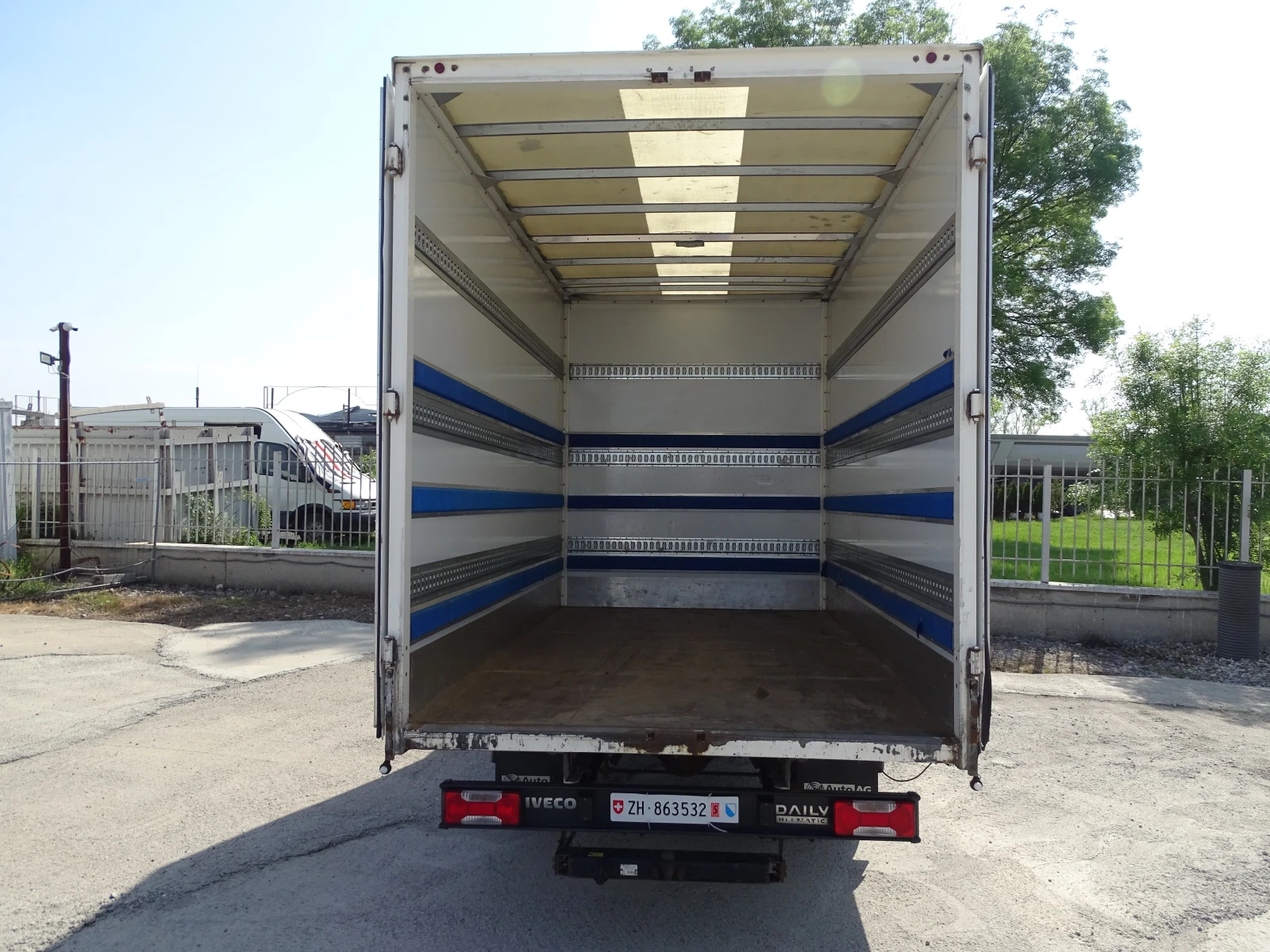 Iveco 35c18 3.0HPI  КАТ. * Б* КЛИМАТРОНИК* , снимка 7 - Бусове и автобуси - 54686396