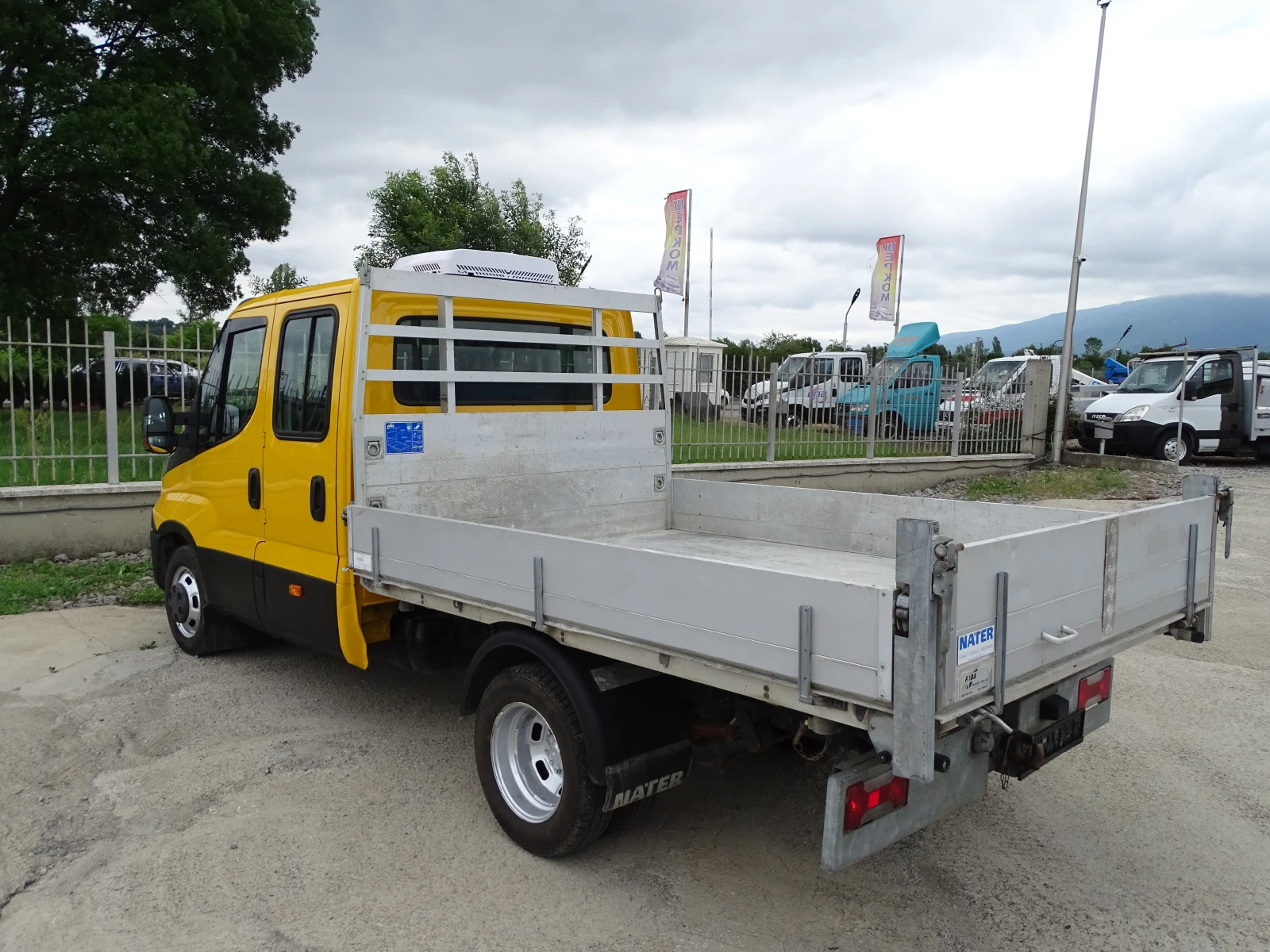 Iveco 35c17 3.0HPI * 7-места* ГОРЕН КЛИМАТИК НА КАБИНАТА, снимка 10 - Бусове и автобуси - 54686396