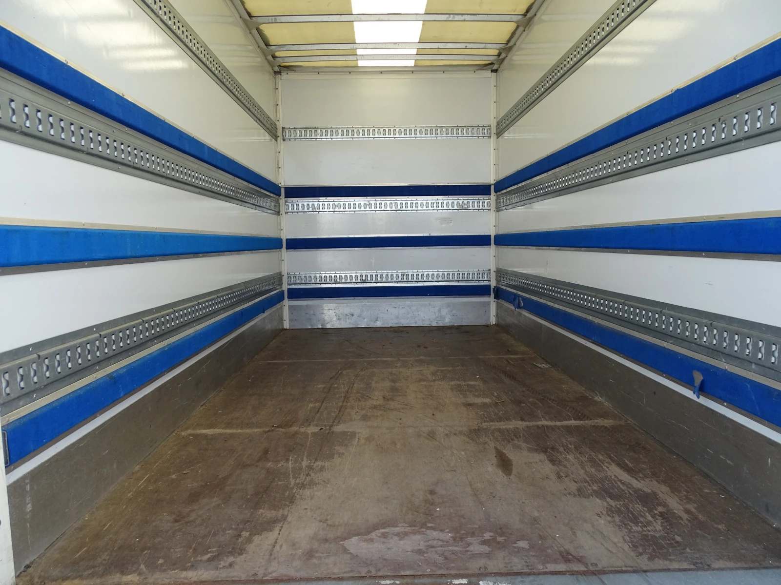 Iveco 35c18 3.0HPI  КАТ. * Б* КЛИМАТРОНИК* , снимка 10 - Бусове и автобуси - 54686396