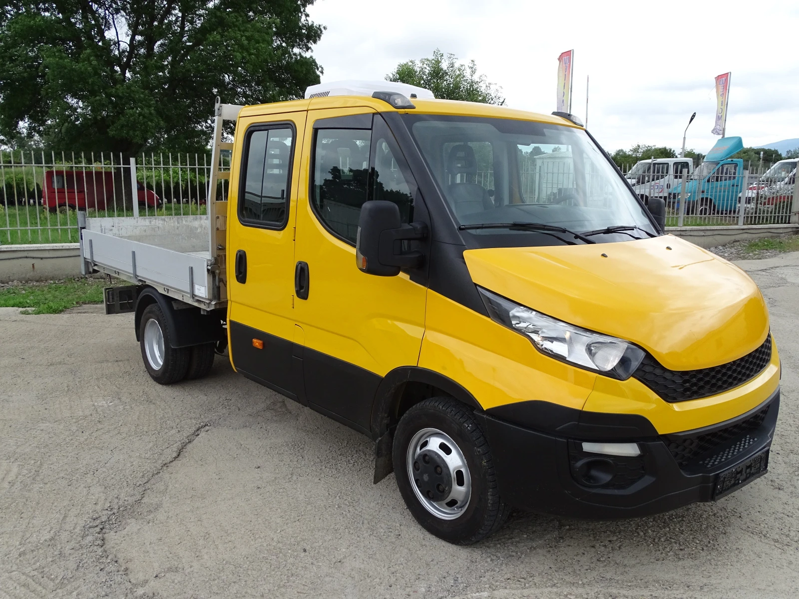 Iveco 35c17 3.0HPI * 7-места* ГОРЕН КЛИМАТИК НА КАБИНАТА, снимка 7 - Бусове и автобуси - 54686396