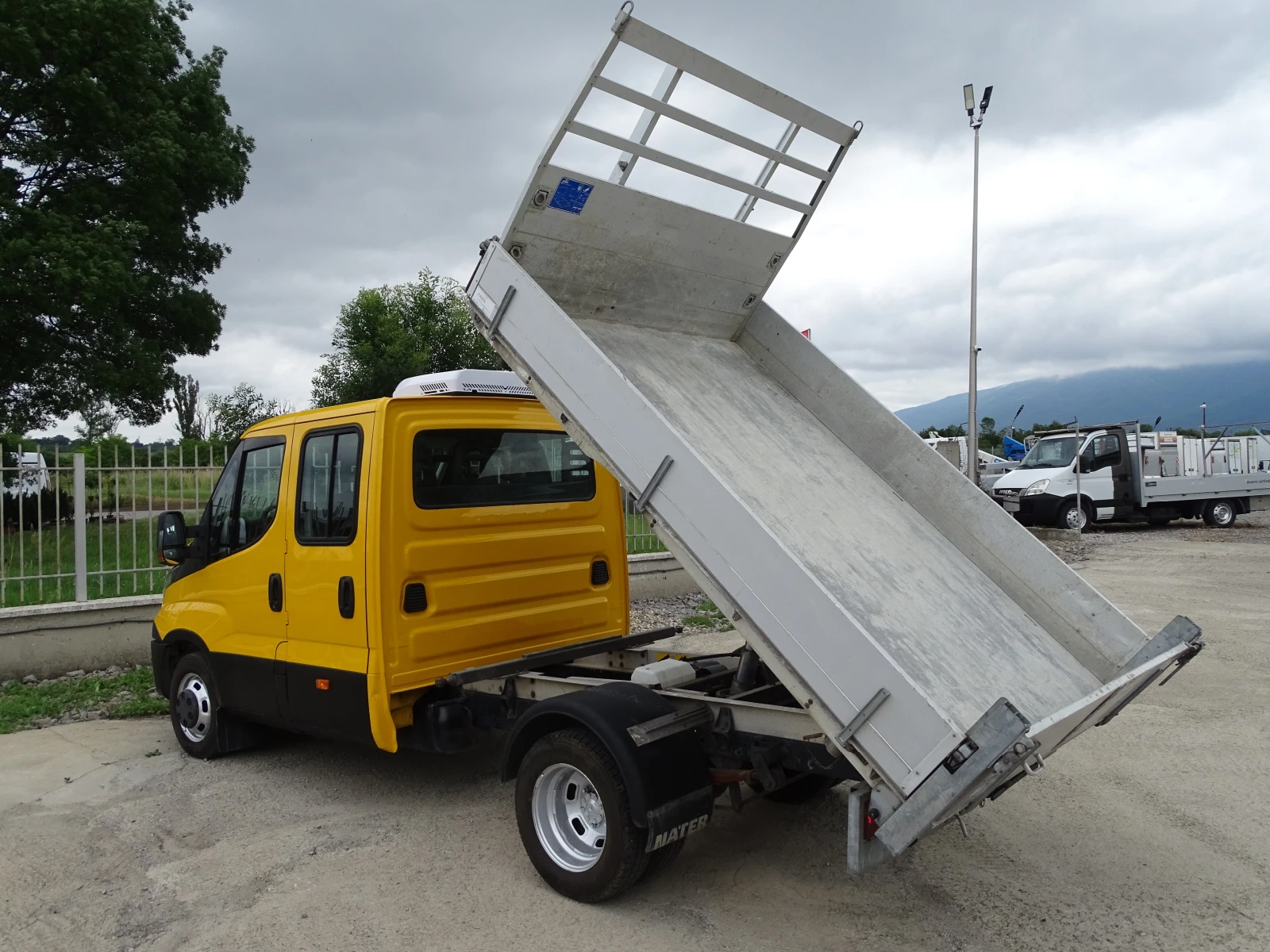 Iveco 35c17 3.0HPI * 7-места* ГОРЕН КЛИМАТИК НА КАБИНАТА, снимка 5 - Бусове и автобуси - 54686396