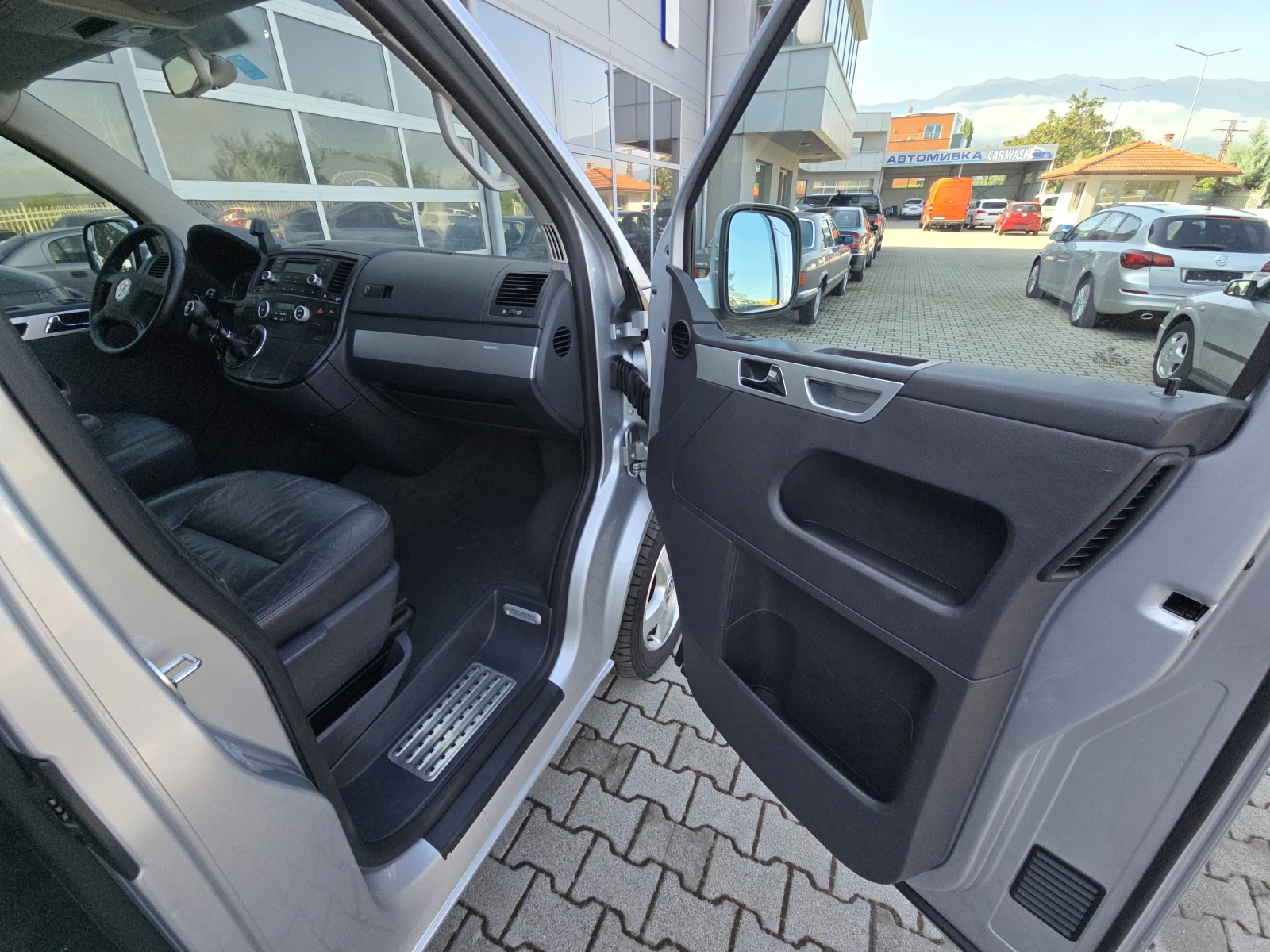 VW T5 HIGHLINE!!!, снимка 16 - Бусове и автобуси - 55383936