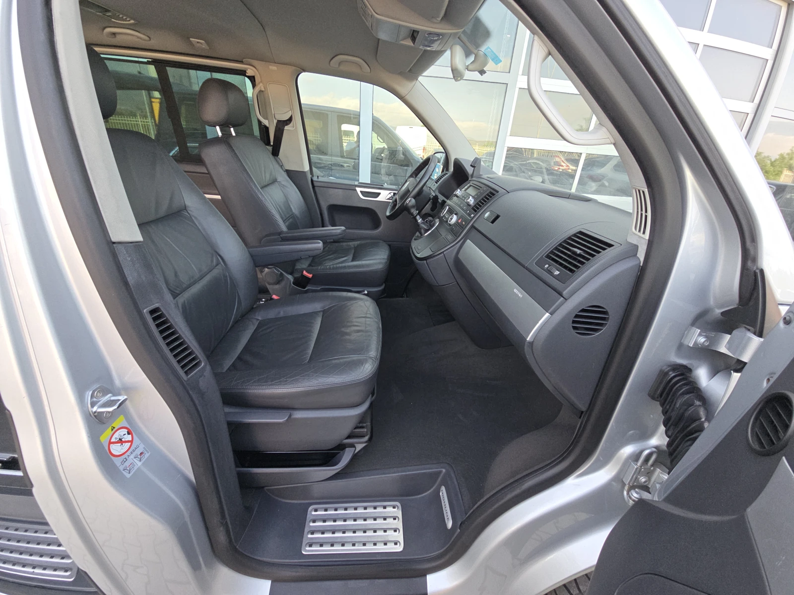 VW T5 HIGHLINE!!!, снимка 17 - Бусове и автобуси - 55383936