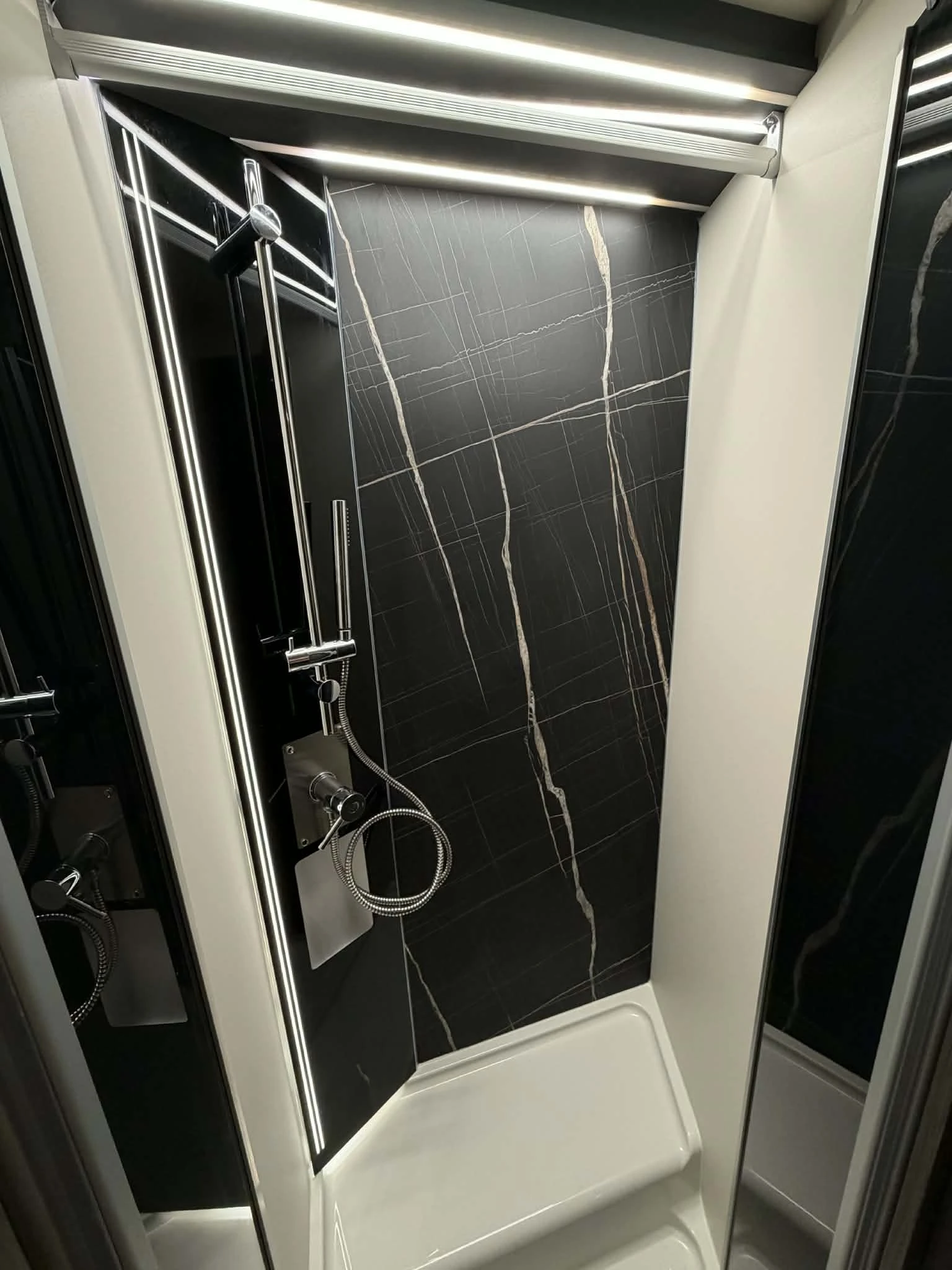 ������ McLouis 870 AT8 ��������* LIFEP�4* �������� | Mobile.bg � ����������� 6