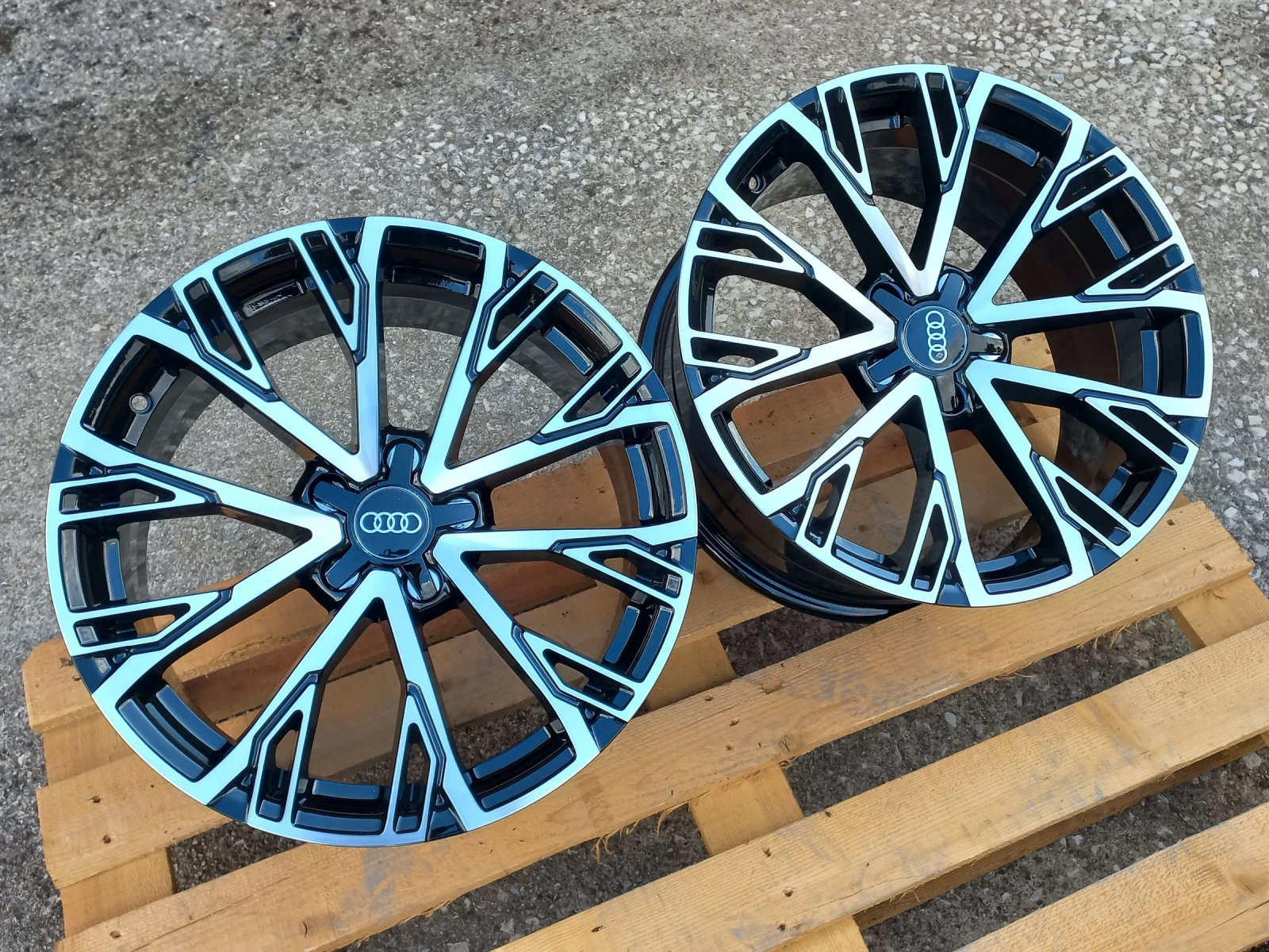 Джанти за Audi, снимка 3 - Гуми и джанти - 54601337