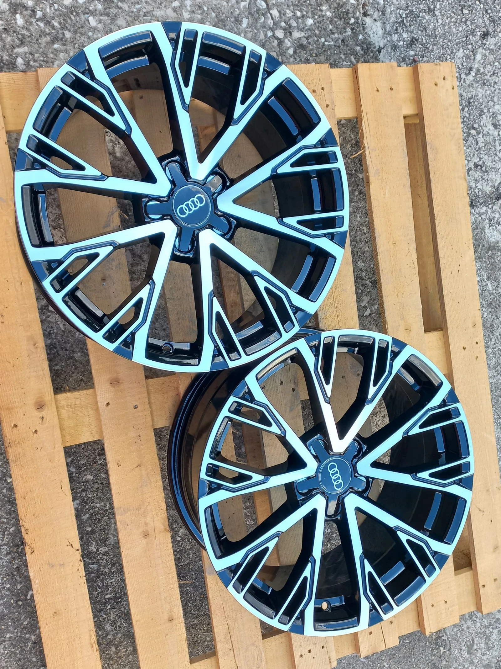 Джанти за Audi, снимка 5 - Гуми и джанти - 54601337