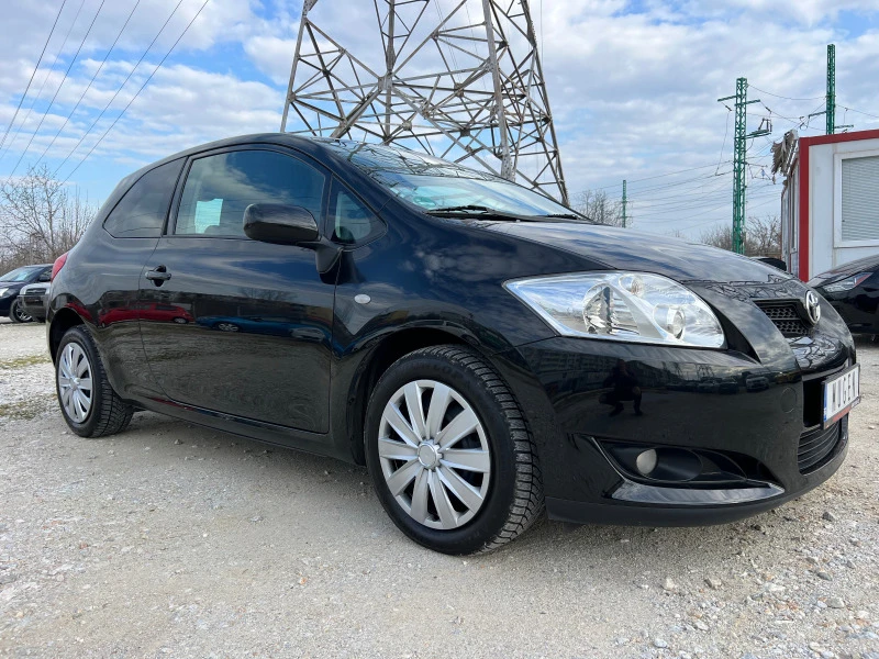 Toyota Auris БЕНЗИН / 2010, снимка 5 - Автомобили и джипове - 44515400