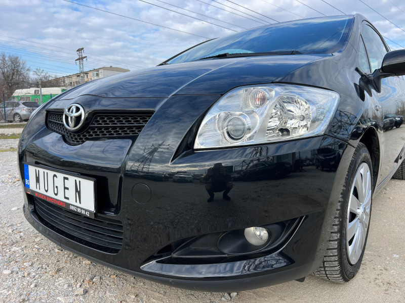 Toyota Auris БЕНЗИН / 2010, снимка 1 - Автомобили и джипове - 44515400