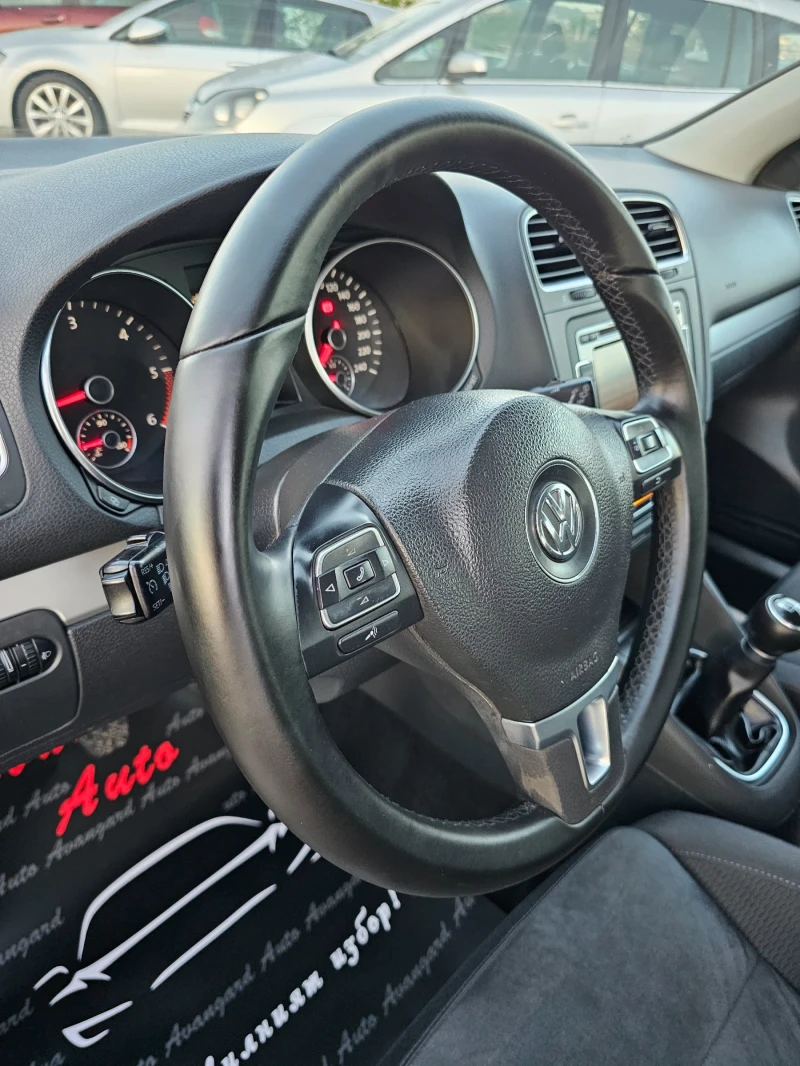 VW Golf 1.6TDI, Highline, 131000км.!, снимка 12 - Автомобили и джипове - 47359104