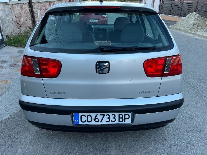 Seat Ibiza Бензин/Газ, снимка 4 - Автомобили и джипове - 47700924