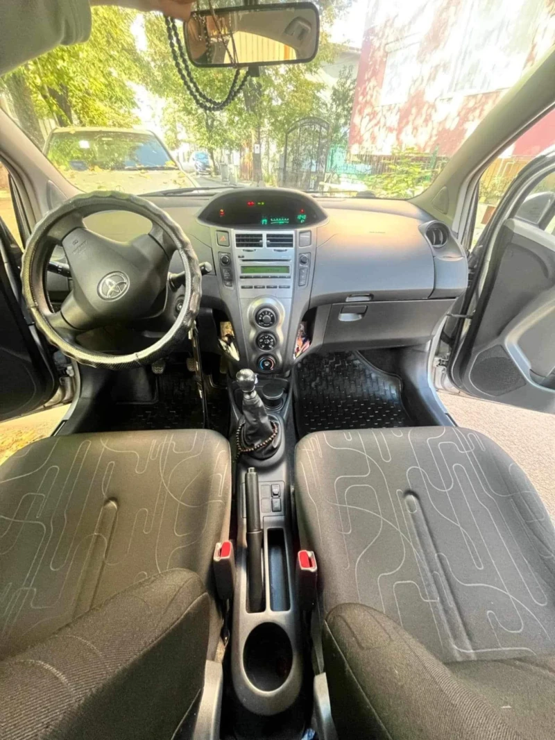 Toyota Yaris, снимка 8 - Автомобили и джипове - 47793126