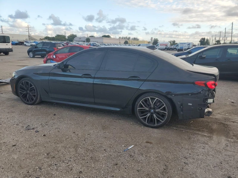 BMW 530 М-пакет* Подгрев* Keyless* Камера* Headup* 35хил.к, снимка 2 - Автомобили и джипове - 48487841