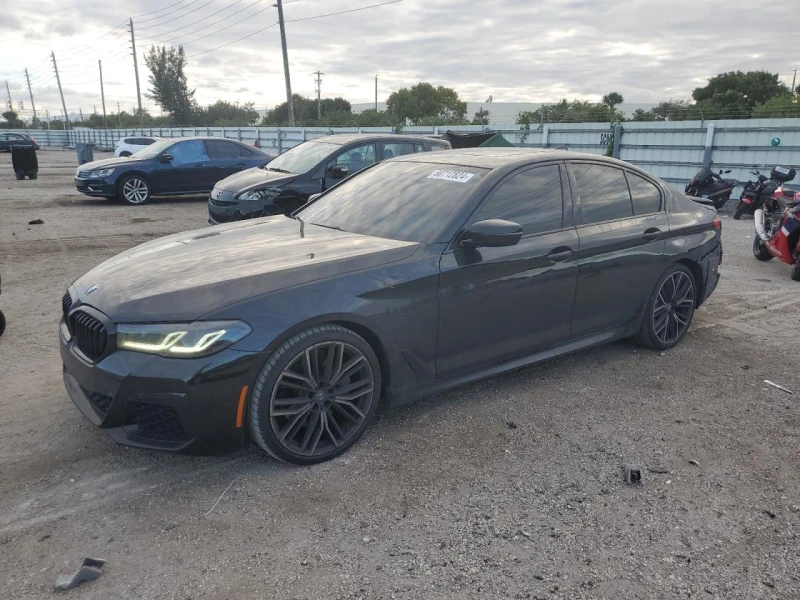 BMW 530 М-пакет* Подгрев* Keyless* Камера* Headup* 35хил.к, снимка 1 - Автомобили и джипове - 48487841