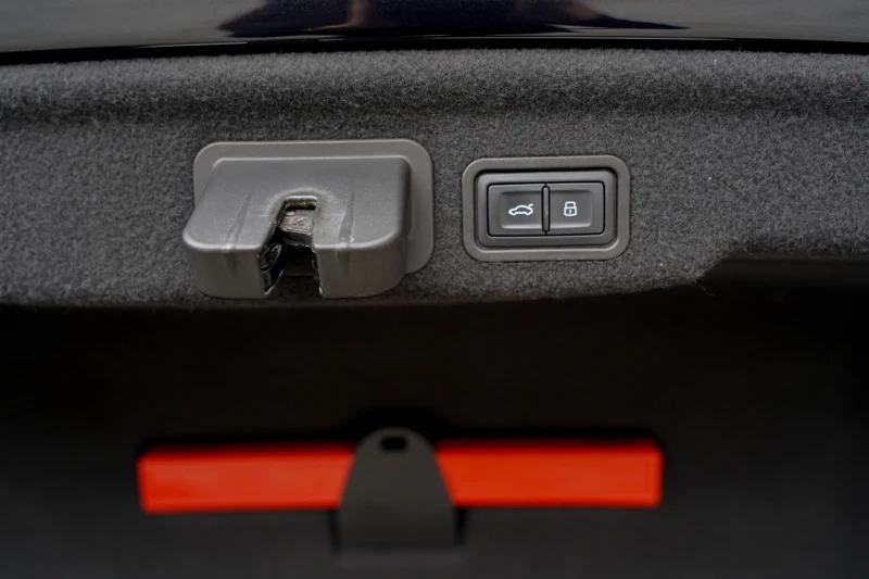 Audi S8 Ceramic carbon , снимка 8 - Автомобили и джипове - 52590615