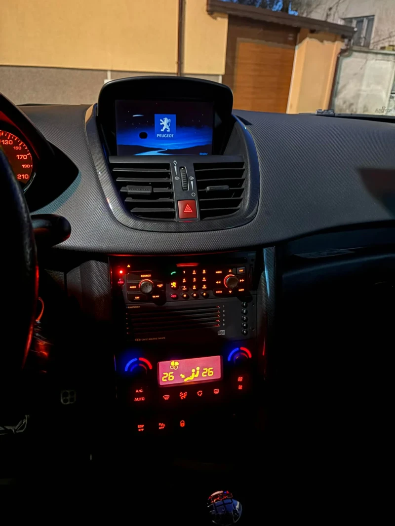 Peugeot 207, снимка 8 - Автомобили и джипове - 52997084