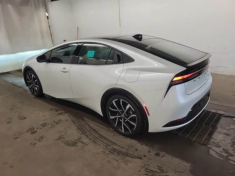 Toyota Prius XSE Plug-In HYBRID * CARFAX* , снимка 4 - Автомобили и джипове - 53560403