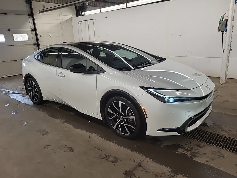 Toyota Prius XSE Plug-In HYBRID * CARFAX* , снимка 2 - Автомобили и джипове - 53560403