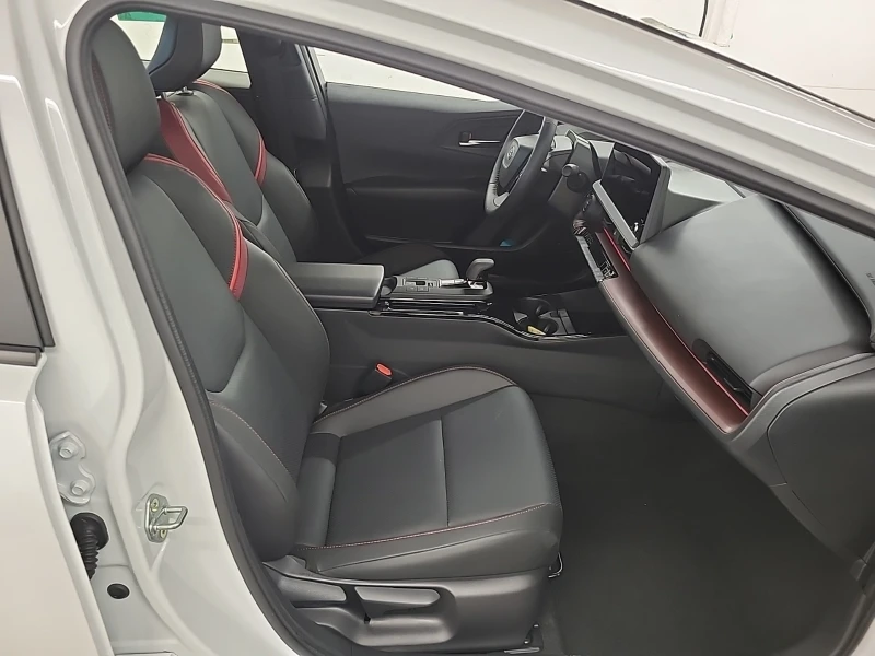 Toyota Prius XSE Plug-In HYBRID * CARFAX* , снимка 11 - Автомобили и джипове - 53560403