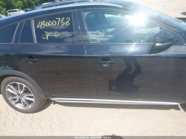 Volvo V60 Cross Country T5 - изображение 8