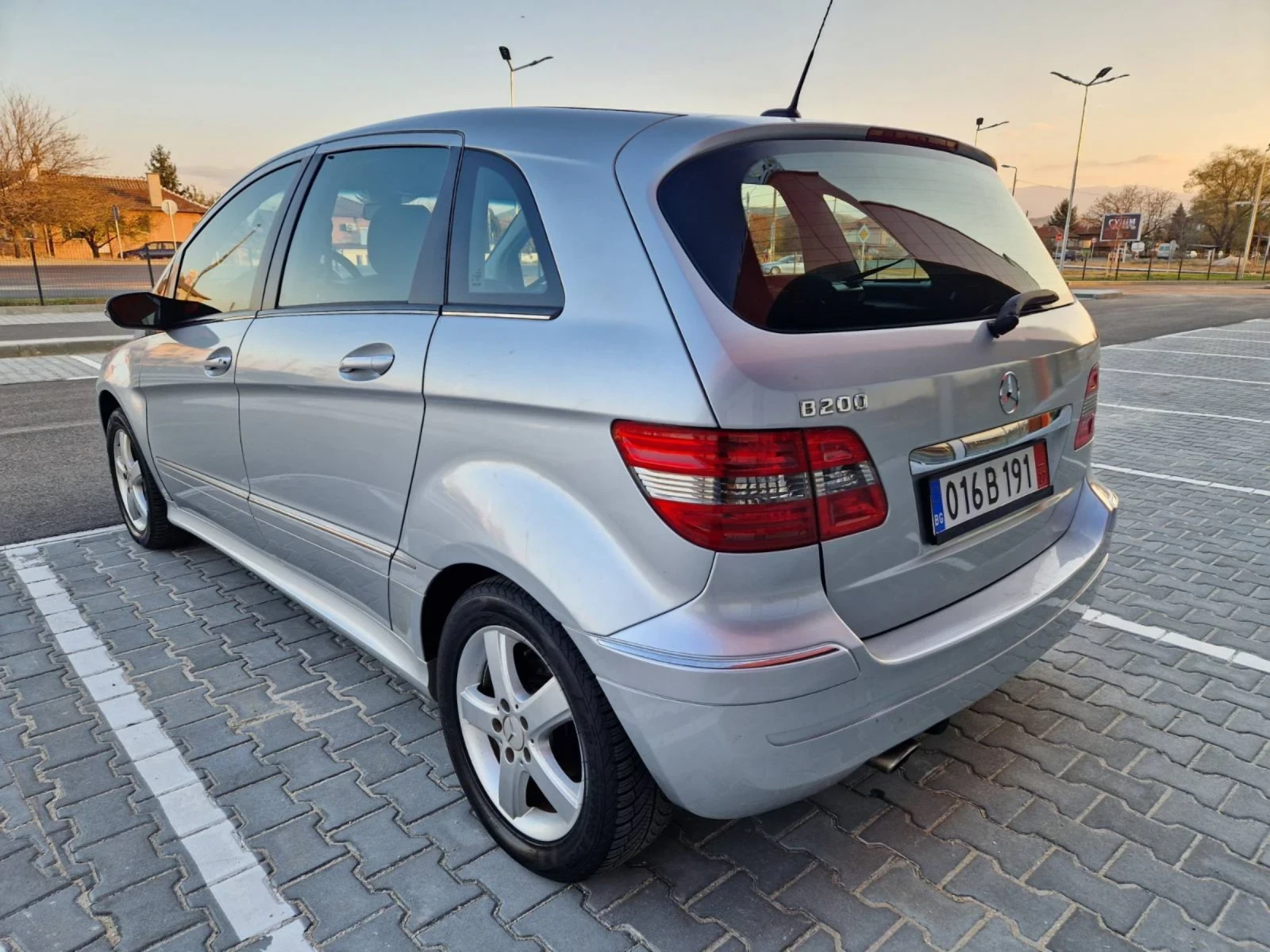 Mercedes-Benz B 200 2.0 - изображение 4