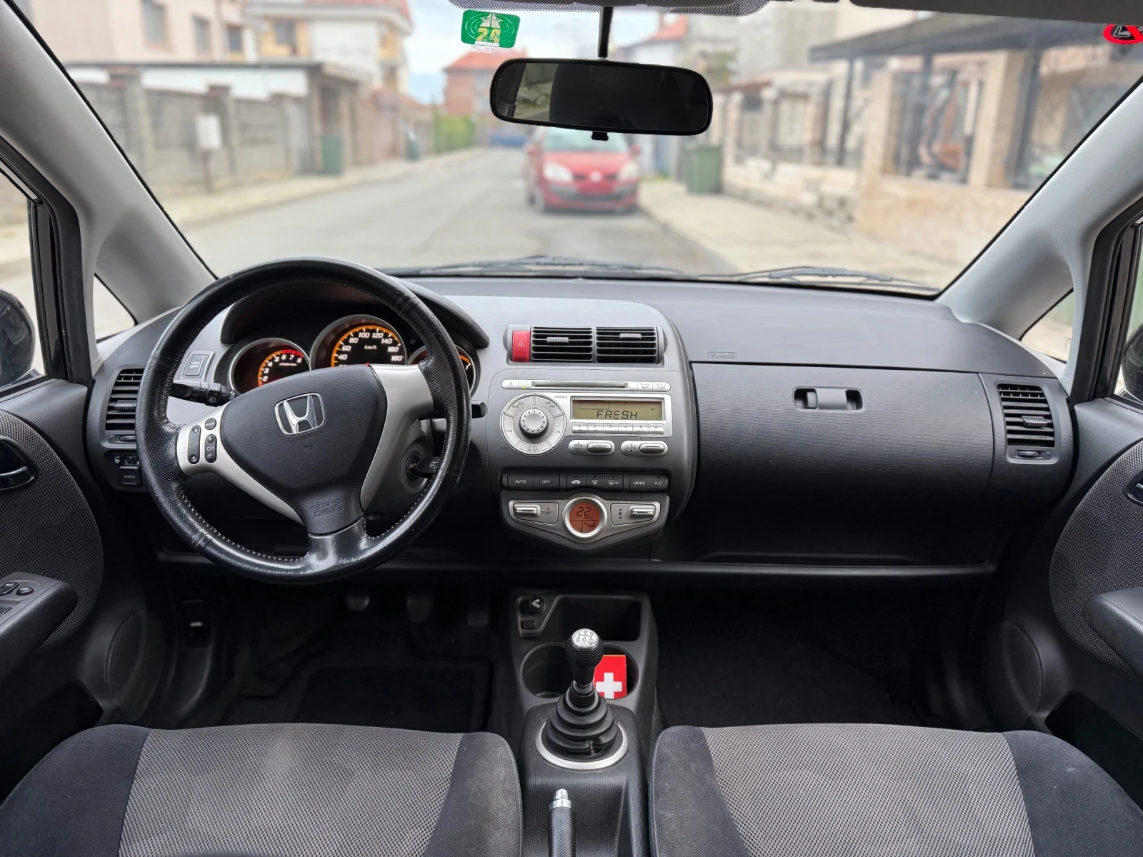 Honda Jazz 1.4i / Sport / Swiss - изображение 10