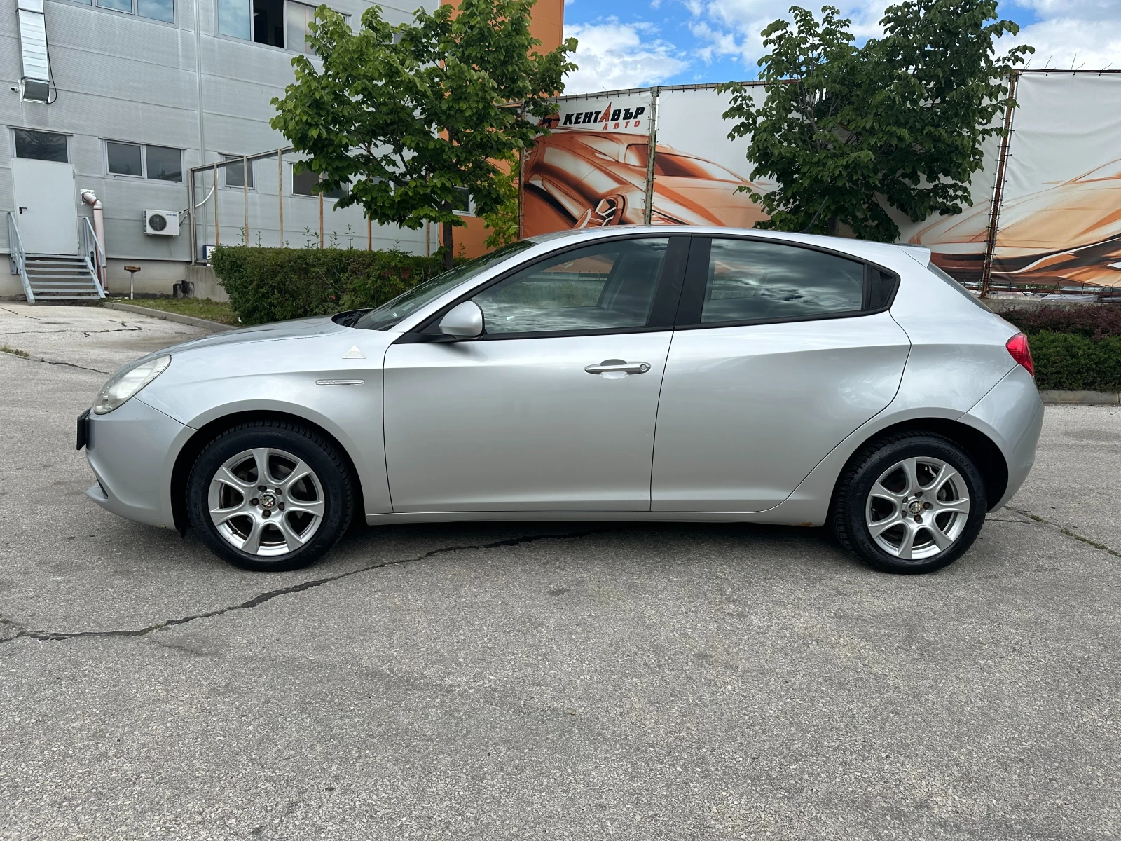 Alfa Romeo Giulietta 1.6d 105 к.с. - изображение 2
