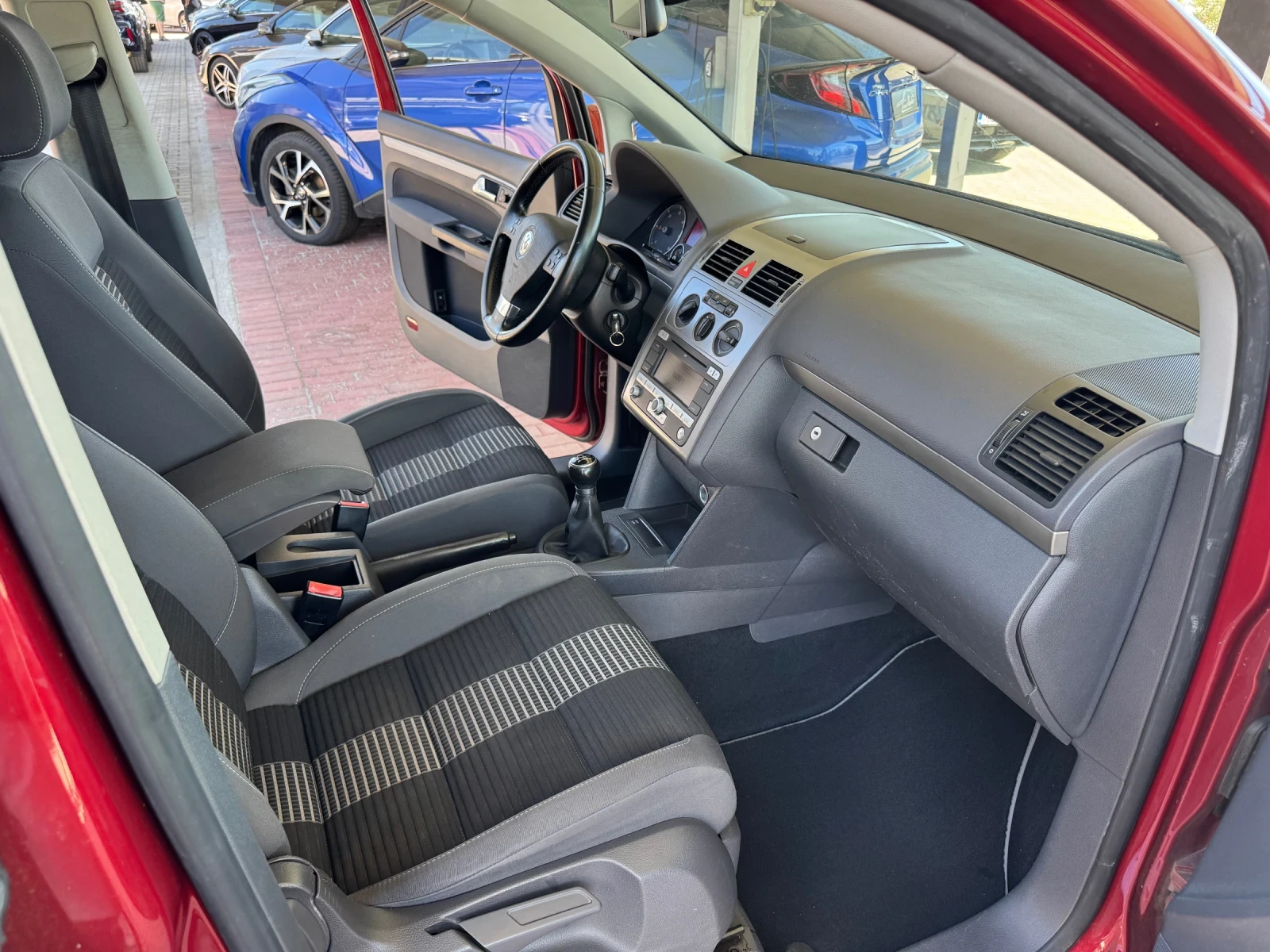 VW Touran 2.0TDI#UNITED#АВТОПИЛОТ#6СК#ПОДГРЕВ# - изображение 10