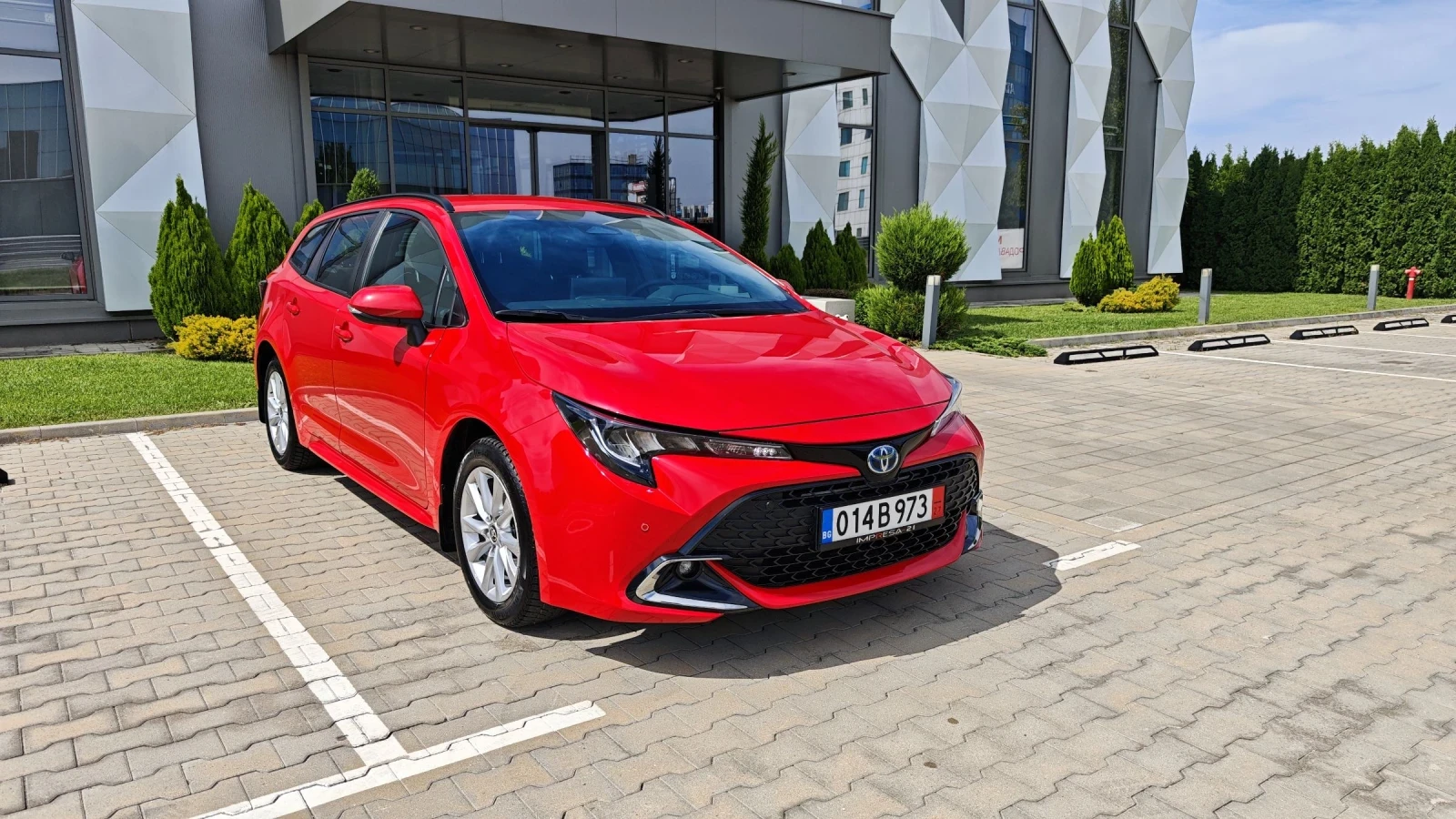 Toyota Corolla 1.8i hibrid - изображение 3