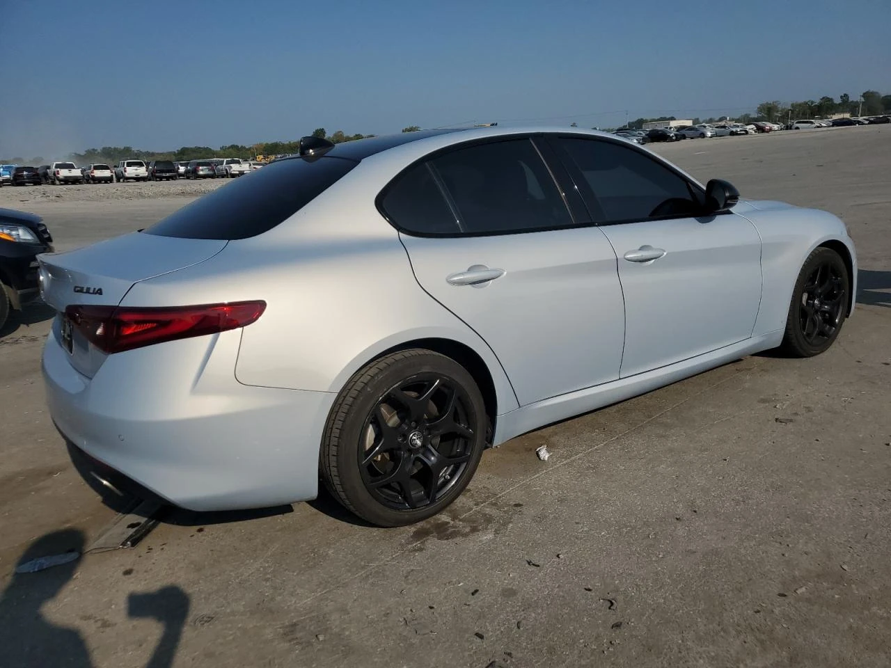 Alfa Romeo Giulia Ti 280кс * Възможност за Лизинг*  - изображение 4