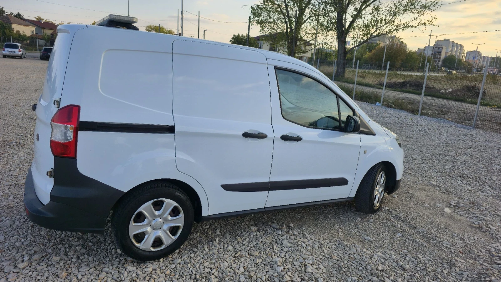 Ford Courier Panel Van , 1.5 TDCi - изображение 2