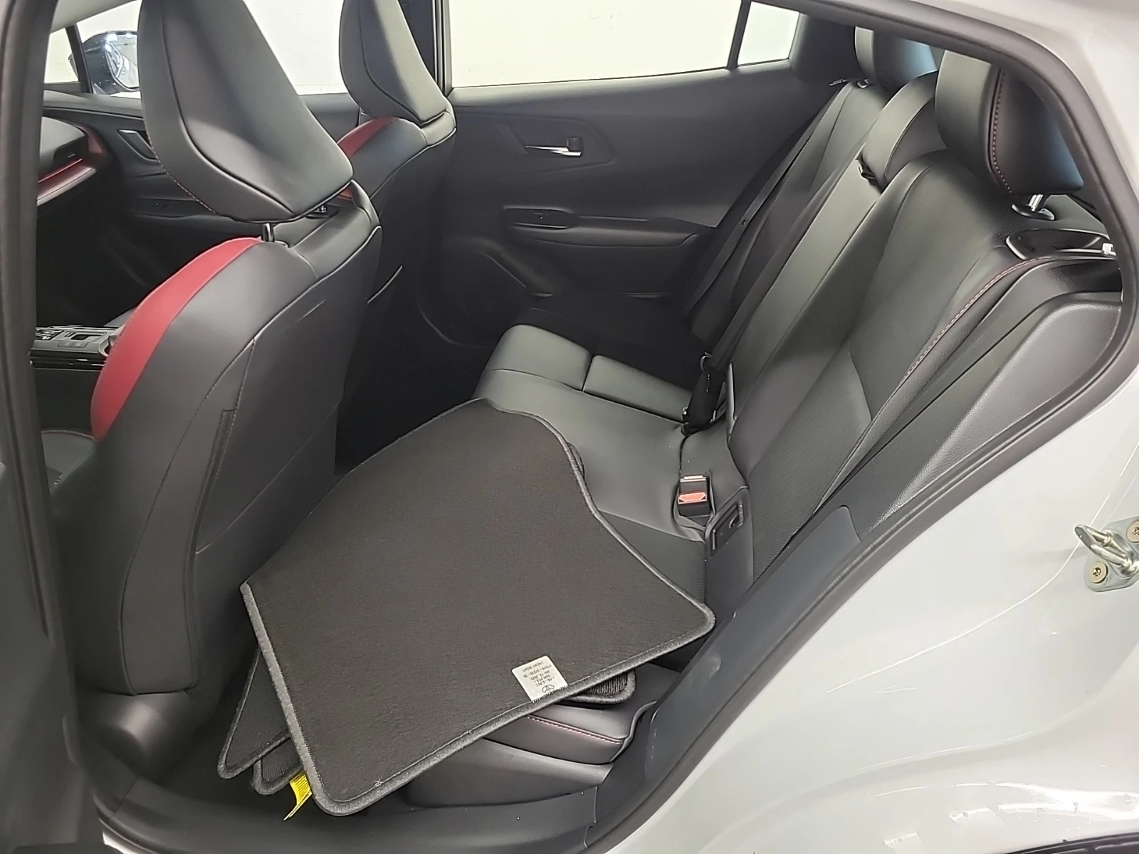 Toyota Prius XSE Plug-In HYBRID * CARFAX*  - изображение 10