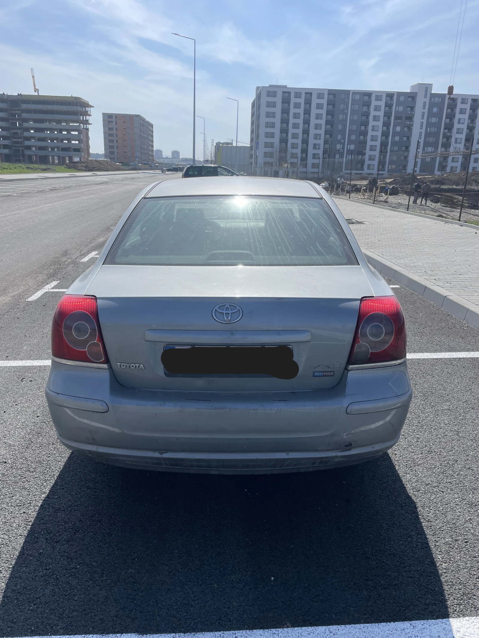 Toyota Avensis 1.8/LPG, снимка 4 - Автомобили и джипове - 53985920