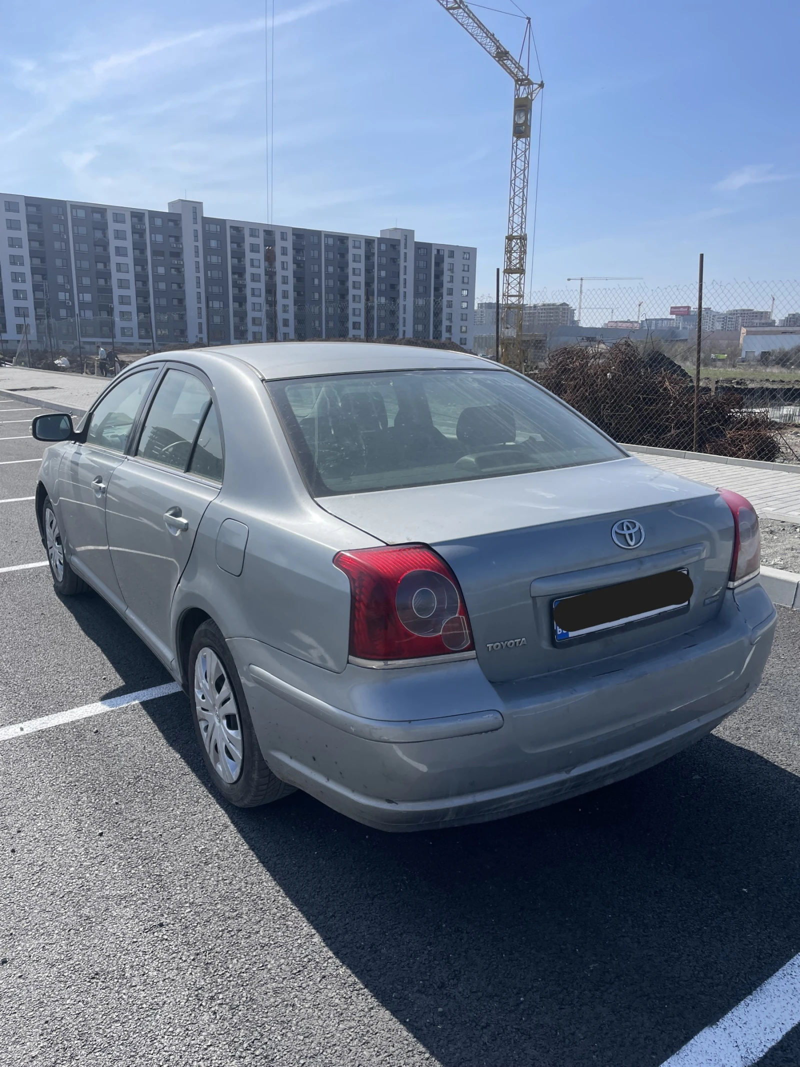 Toyota Avensis 1.8/LPG, снимка 6 - Автомобили и джипове - 53985920