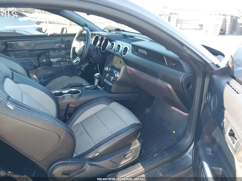 Ford Mustang 2.3l Ecoboost Fastback, снимка 5 - Автомобили и джипове - 54002346