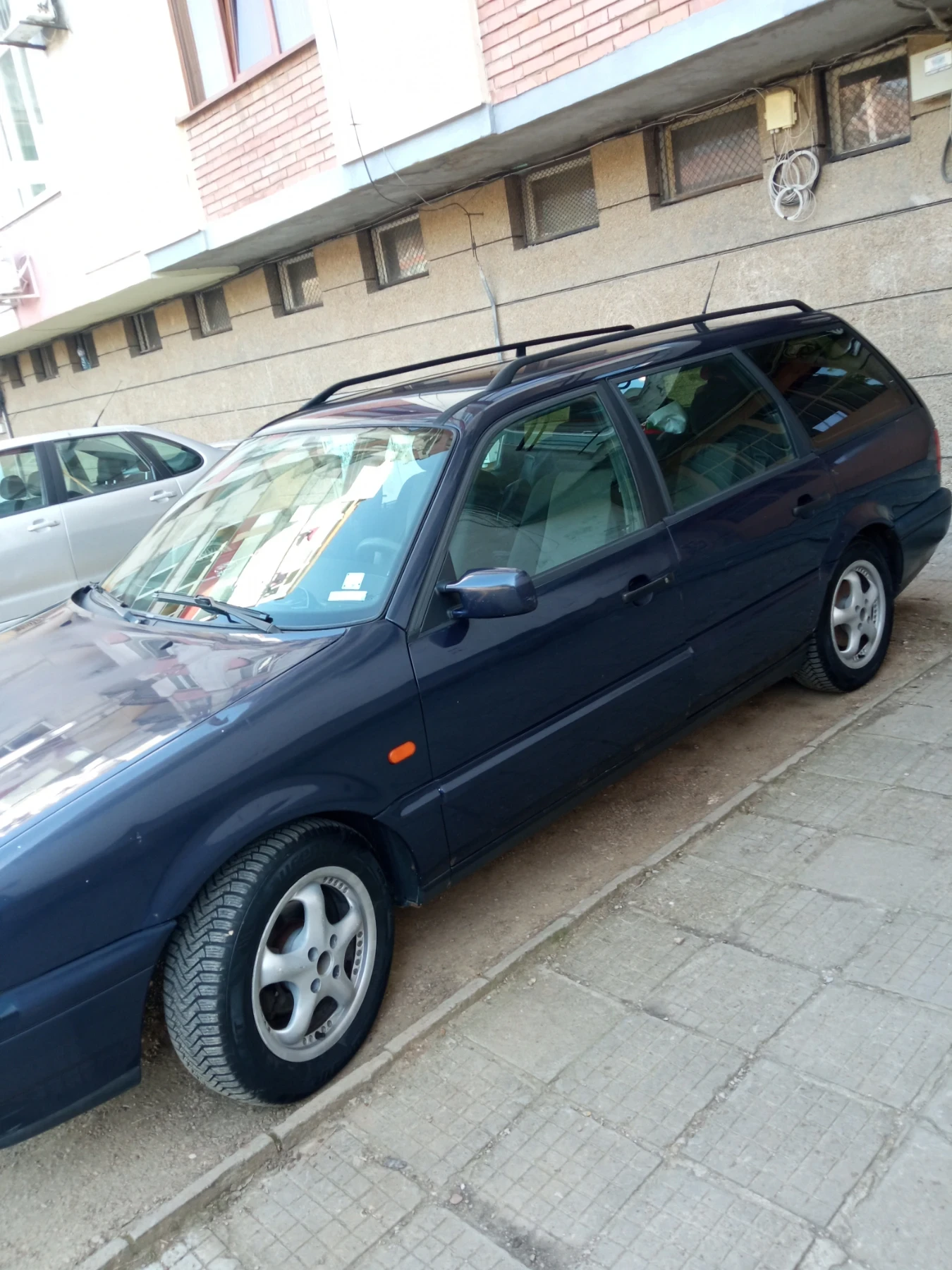 VW Passat Комби, снимка 2 - Автомобили и джипове - 54415010