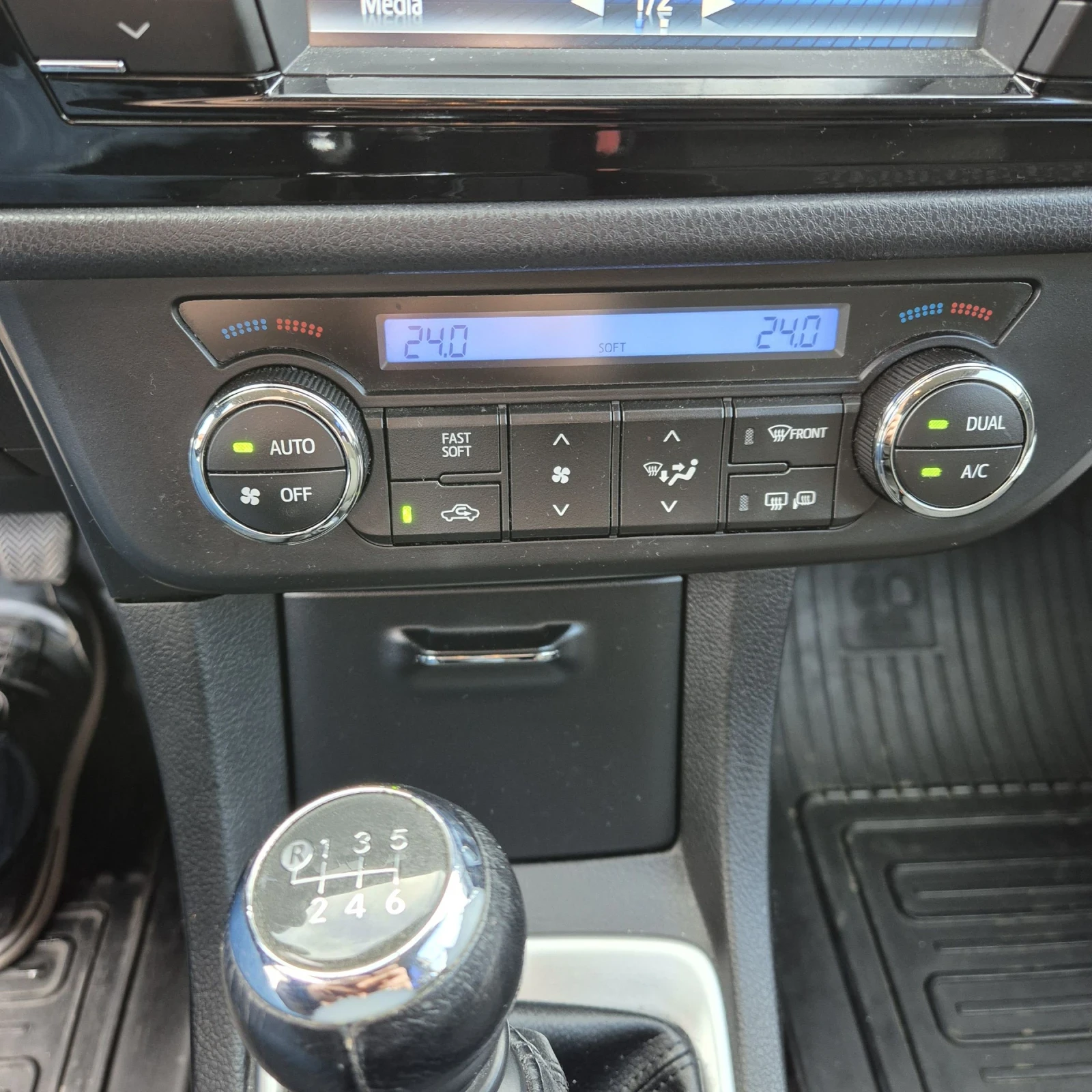 Toyota Corolla, снимка 12 - Автомобили и джипове - 54265614