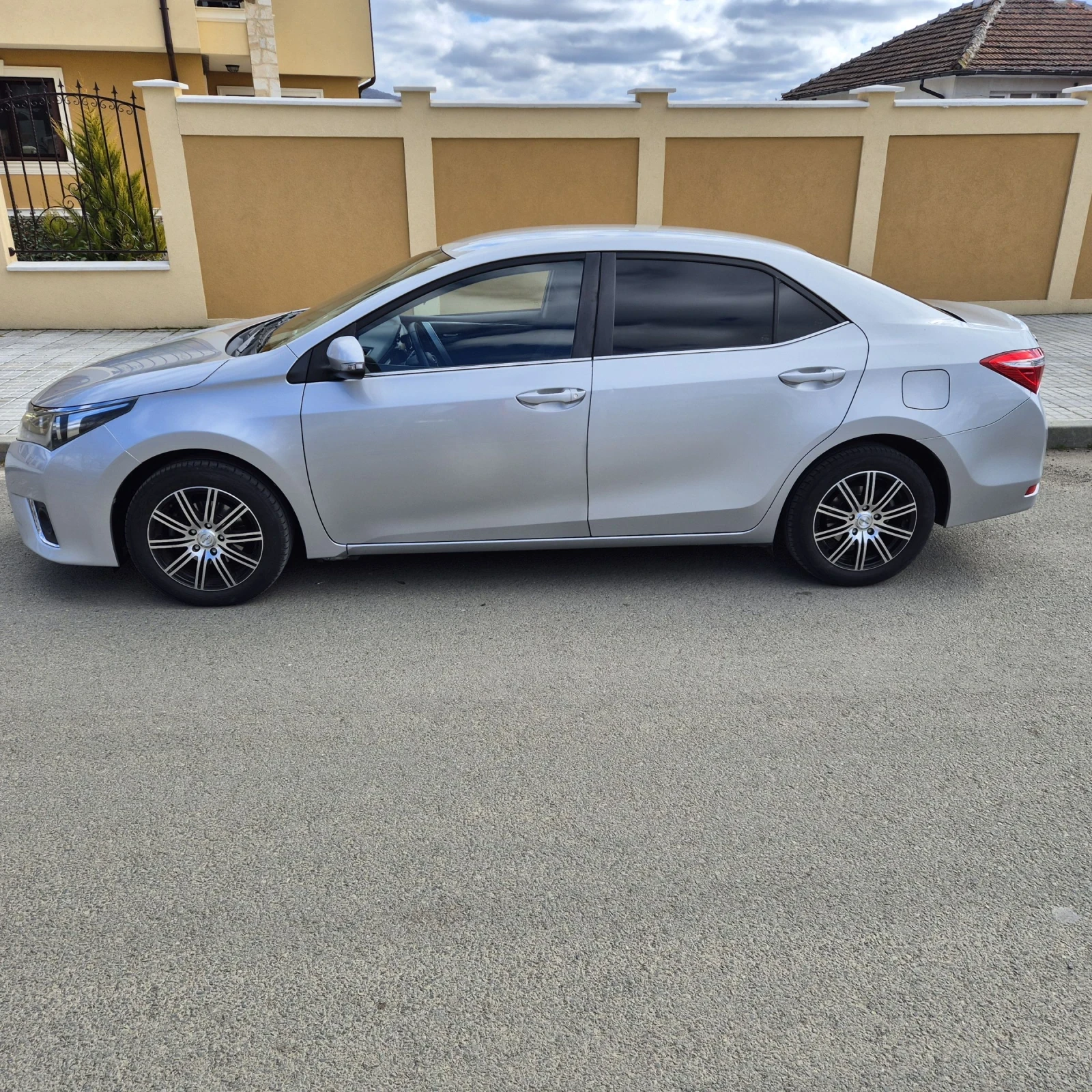 Toyota Corolla, снимка 2 - Автомобили и джипове - 54265614