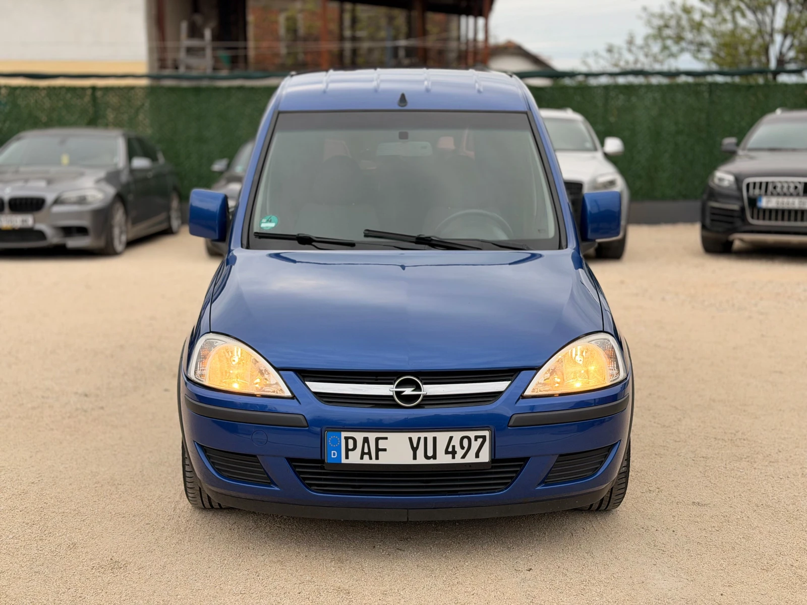 Opel Combo 1.6 CNG | TOUR | ФАБРИЧЕН МЕТАН, снимка 2 - Автомобили и джипове - 54360415
