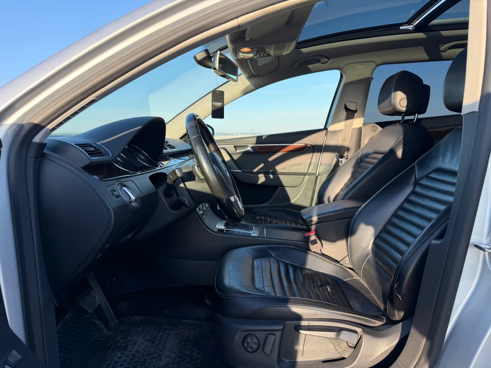 VW Passat 2.0TDI Highline, снимка 8 - Автомобили и джипове - 54429839