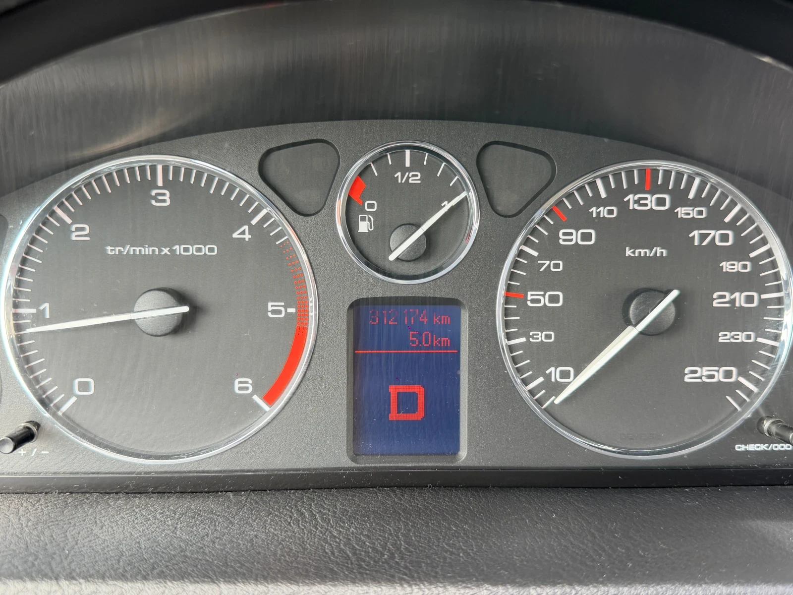 Peugeot 407 2.0 HDI, снимка 11 - Автомобили и джипове - 54517486